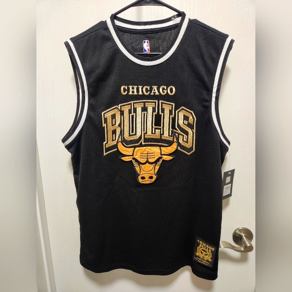 Chicago Bulls Jersey - Picture 1 of 4